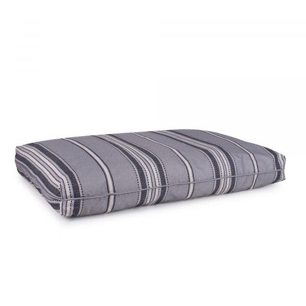 Indoor & Outdoor Dog Bed - iloveleia.com