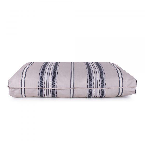 Indoor & Outdoor Dog Bed - iloveleia.com