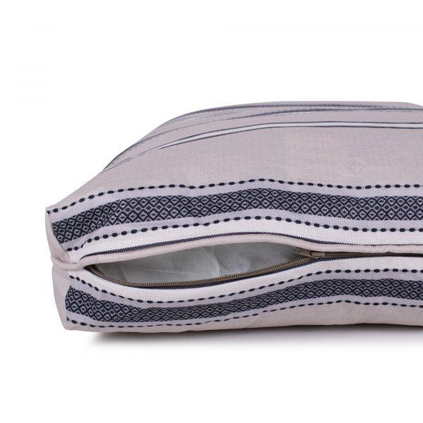 Indoor & Outdoor Dog Bed - iloveleia.com