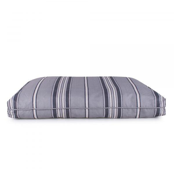 Indoor & Outdoor Dog Bed - iloveleia.com