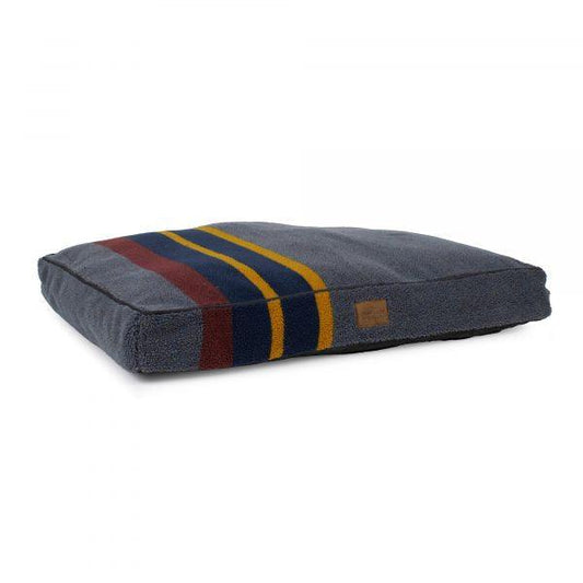 Pendleton Dog Bed - Vintage Camp Lake Pet Napper - iloveleia.com